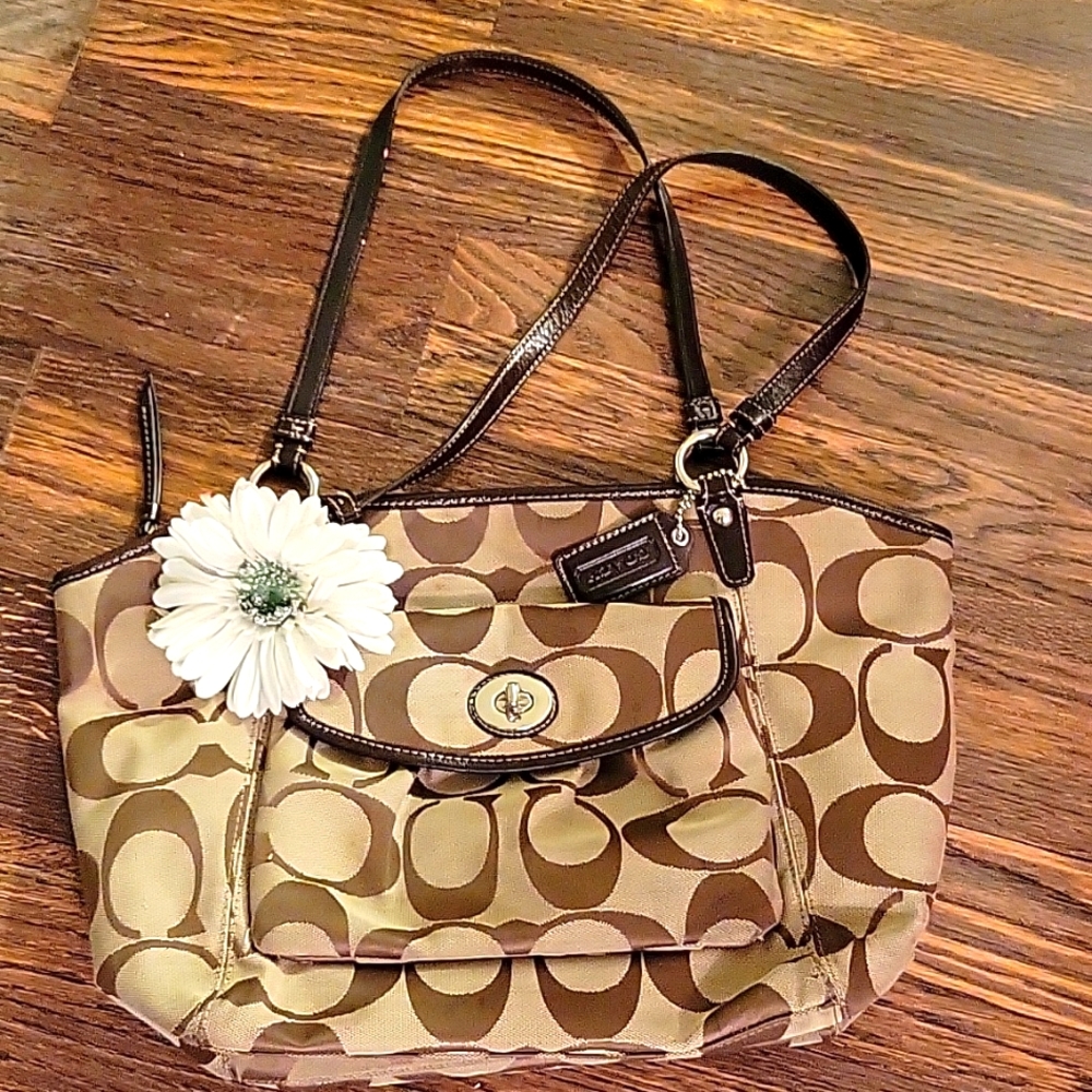 Coach vintage signature tote...vintage